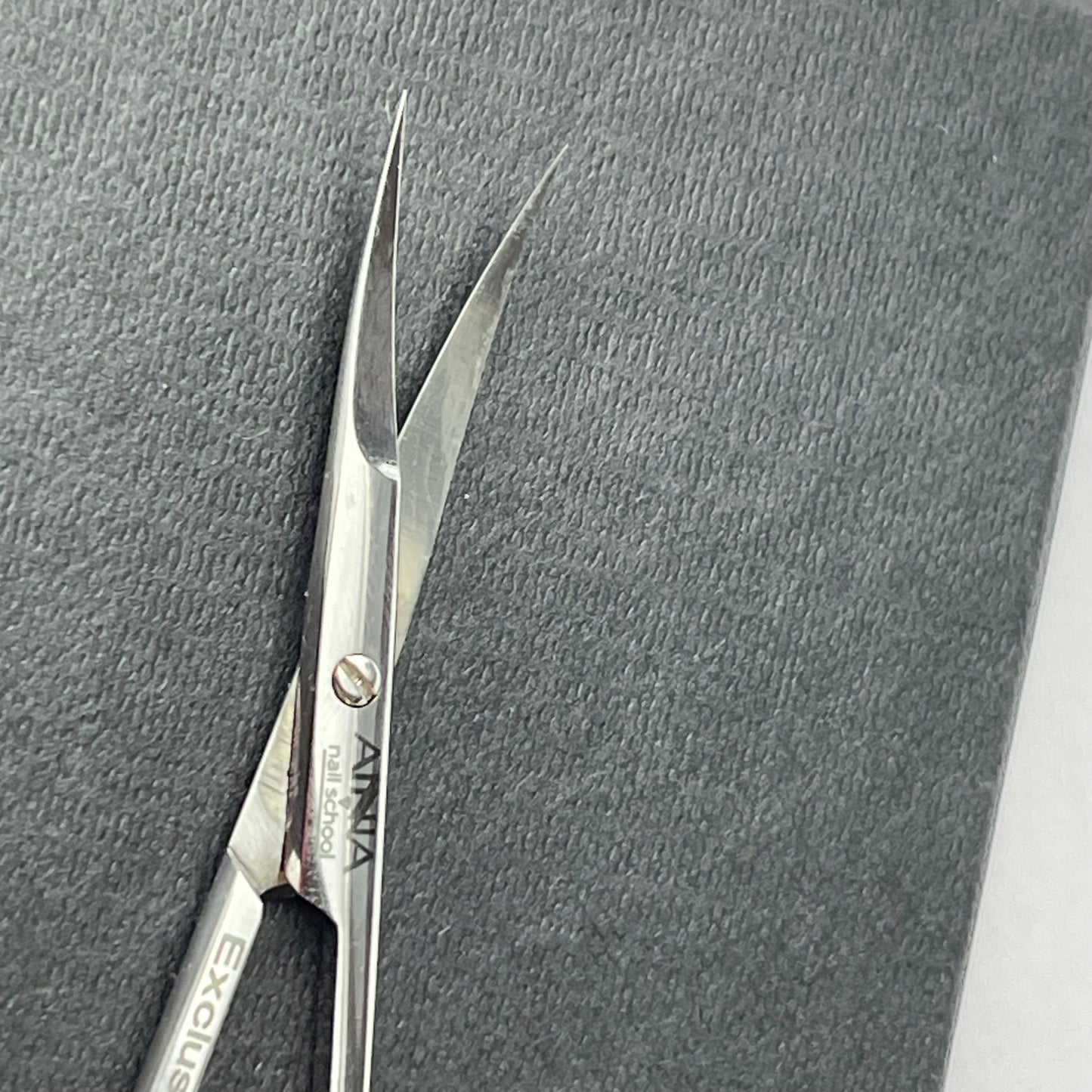 Forbicine professionali per le cuticole