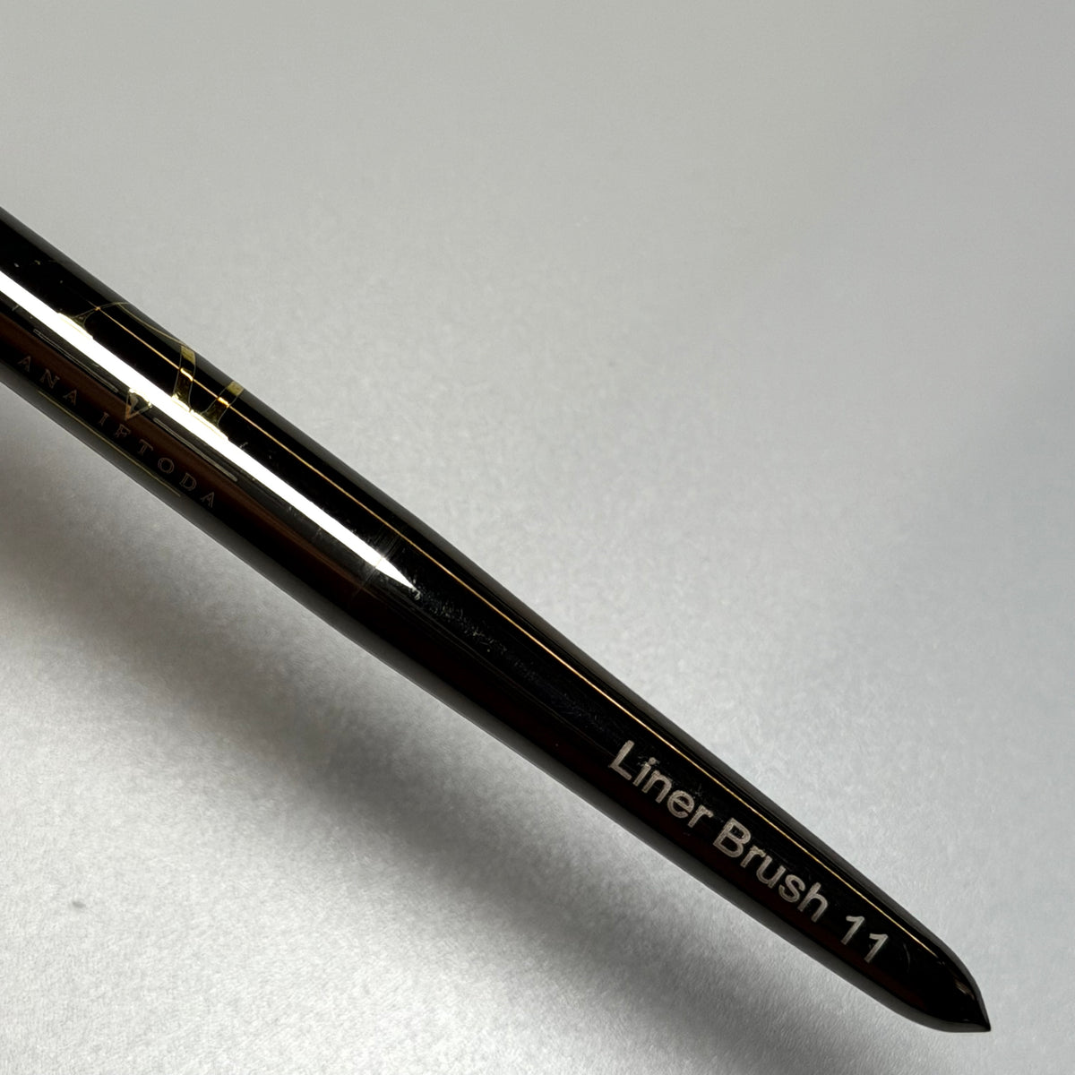 Pennello liner brush 11