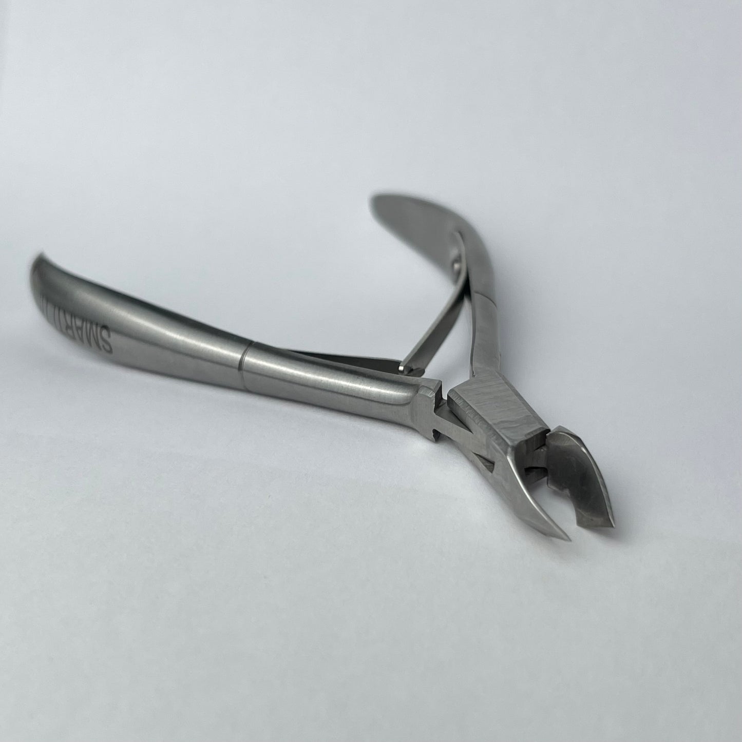 Tronchesine per le cuticole Anna Nail School.Materiale -inox. Smart/7mm.