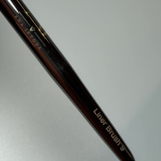 Pennello liner brush 9